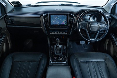 2022 Isuzu MU-X - Thumbnail