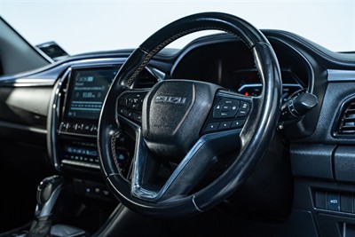 2022 Isuzu MU-X - Thumbnail