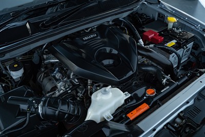 2022 Isuzu MU-X - Thumbnail