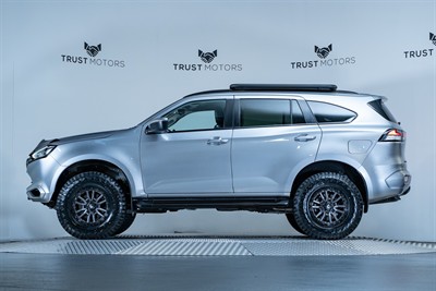 2022 Isuzu MU-X - Thumbnail