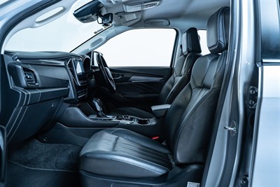2022 Isuzu MU-X - Thumbnail
