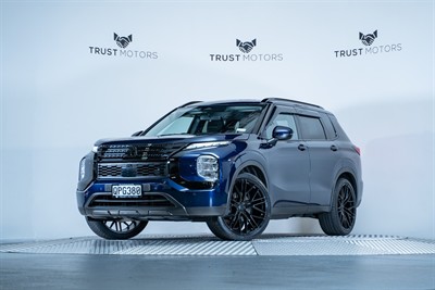 2024 Mitsubishi Outlander - Thumbnail