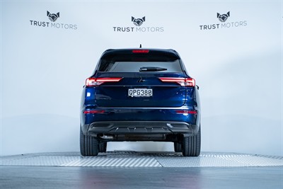 2024 Mitsubishi Outlander - Thumbnail