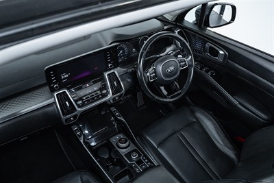 2021 Kia Sorento - Thumbnail
