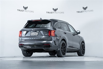 2021 Kia Sorento - Thumbnail