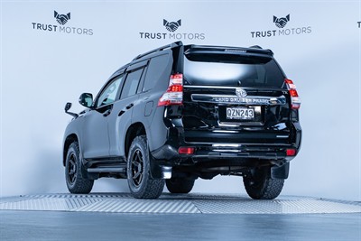 2016 Toyota Landcruiser Prado - Thumbnail