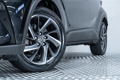 2021 Toyota C-HR - Thumbnail