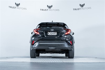 2021 Toyota C-HR - Thumbnail