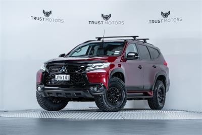 2016 Mitsubishi Pajero Sport - Thumbnail