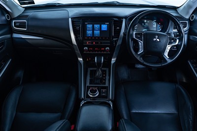 2020 Mitsubishi Pajero Sport - Thumbnail