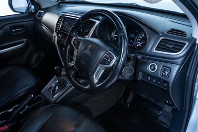 2020 Mitsubishi Triton - Thumbnail