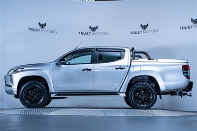 2020 Mitsubishi Triton - Thumbnail