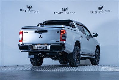 2020 Mitsubishi Triton - Thumbnail