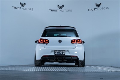 2012 Volkswagen Golf - Thumbnail