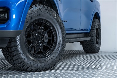 2023 Ford Everest - Thumbnail