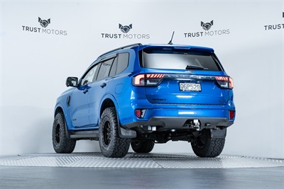 2023 Ford Everest - Thumbnail