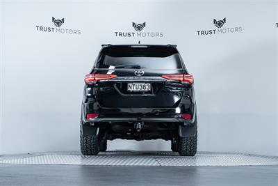 2021 Toyota Fortuner - Thumbnail