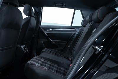 2014 Volkswagen Golf - Thumbnail