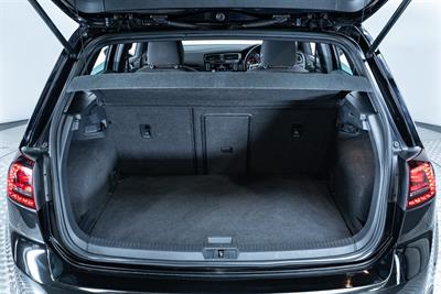 2014 Volkswagen Golf - Thumbnail