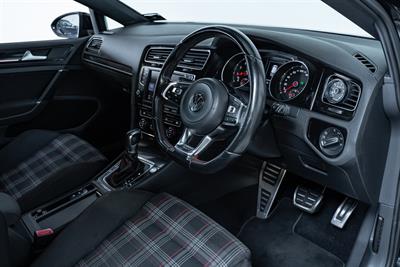 2014 Volkswagen Golf - Thumbnail