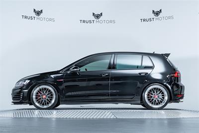 2014 Volkswagen Golf - Thumbnail