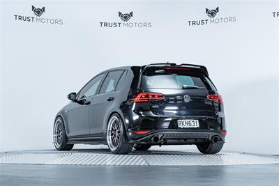 2014 Volkswagen Golf - Thumbnail