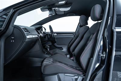 2014 Volkswagen Golf - Thumbnail