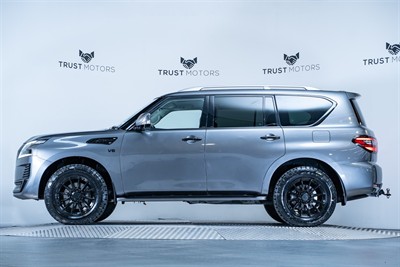 2022 Nissan Patrol - Thumbnail