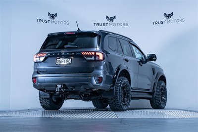 2023 Ford Everest - Thumbnail