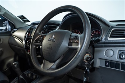 2018 Mitsubishi Triton - Thumbnail