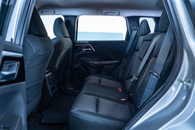 2022 Mitsubishi Outlander - Thumbnail