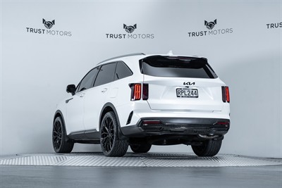 2023 Kia Sorento - Thumbnail