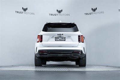 2023 Kia Sorento - Thumbnail