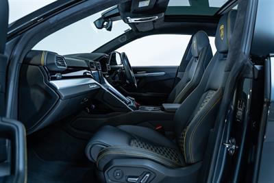 2019 Lamborghini Urus - Thumbnail