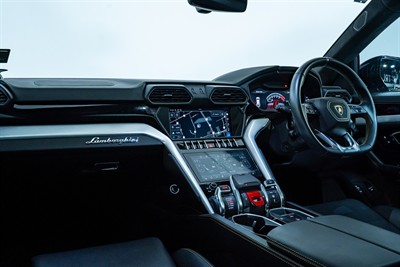 2019 Lamborghini Urus - Thumbnail