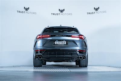 2019 Lamborghini Urus - Thumbnail