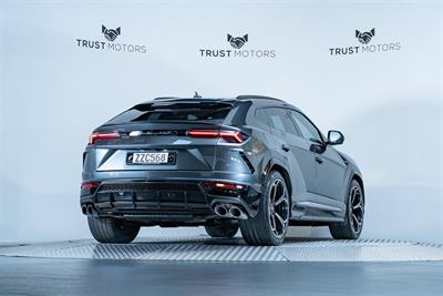 2019 Lamborghini Urus - Thumbnail