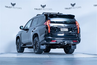 2022 Mitsubishi Pajero Sport - Thumbnail