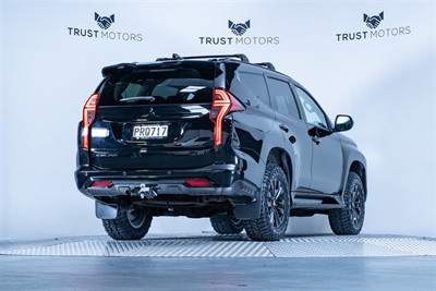 2022 Mitsubishi Pajero Sport - Thumbnail