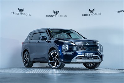 2022 Mitsubishi Outlander - Image Coming Soon