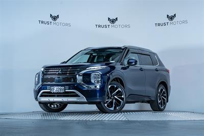 2022 Mitsubishi Outlander - Thumbnail