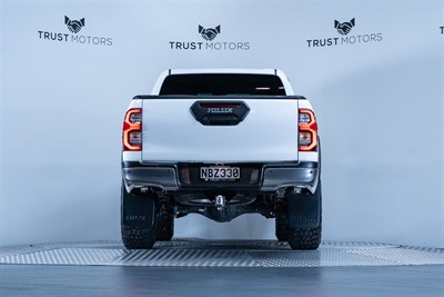 2020 Toyota Hilux - Thumbnail
