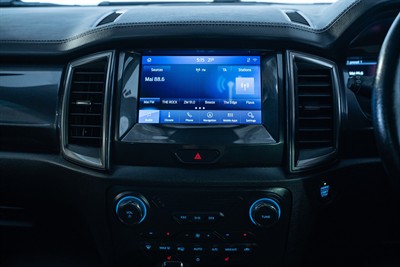 2021 Ford Everest - Thumbnail