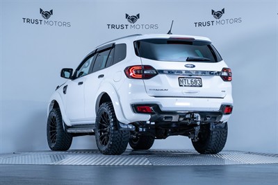 2021 Ford Everest - Thumbnail