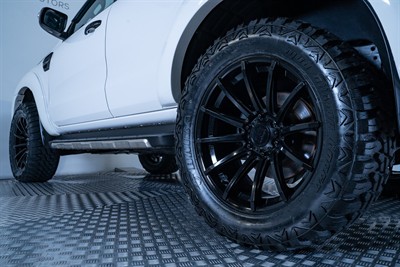 2021 Ford Everest - Thumbnail