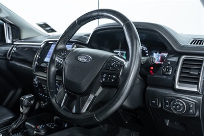 2022 Ford Everest - Thumbnail