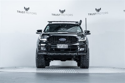 2022 Ford Everest - Thumbnail