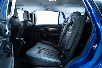 2022 Isuzu MU-X - Thumbnail