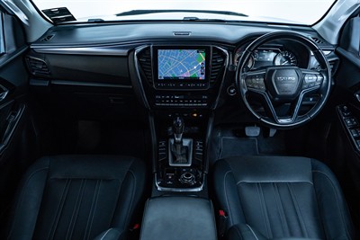 2022 Isuzu MU-X - Thumbnail