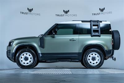 2021 Land Rover Defender - Thumbnail